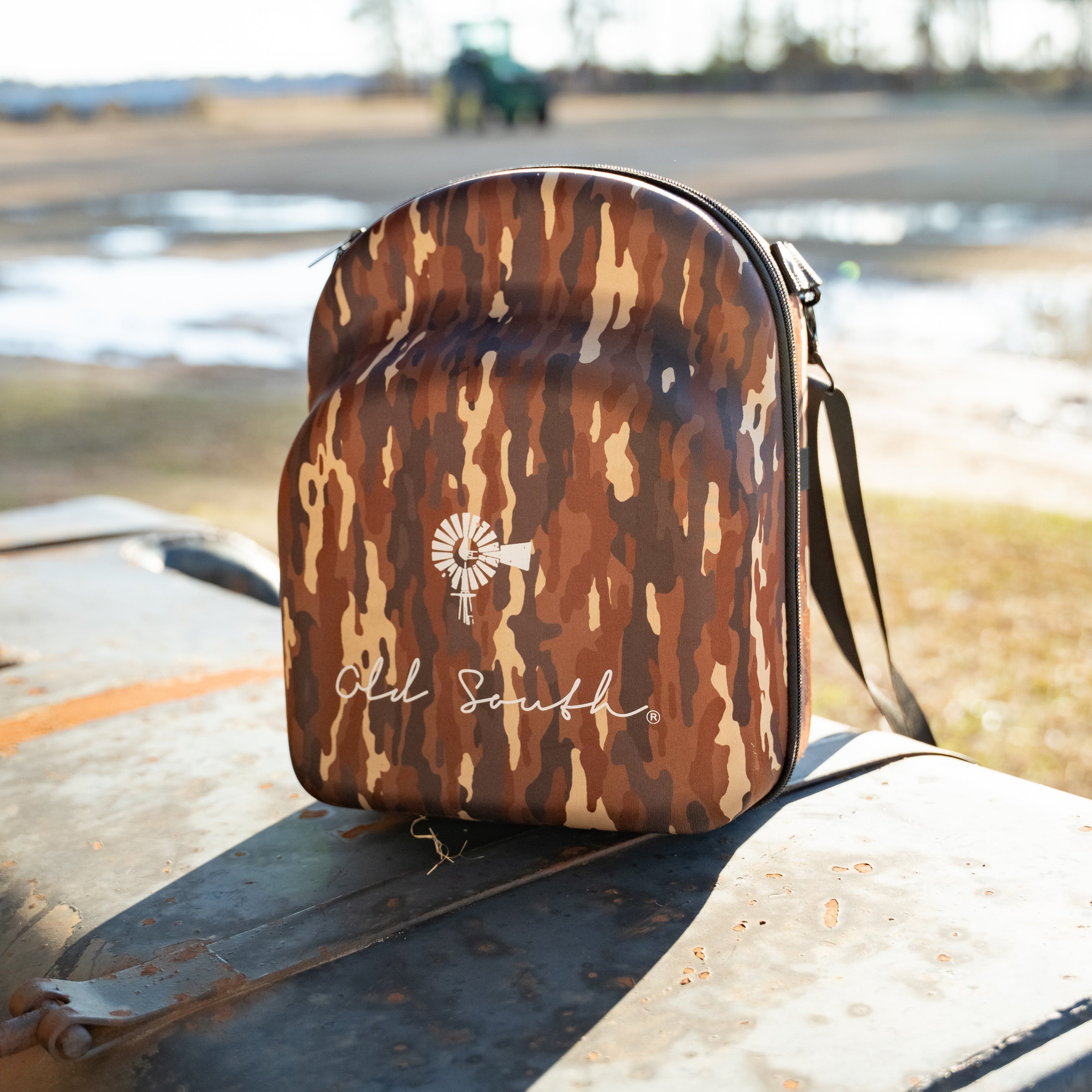6 Hat Travel Case - Bark Camo