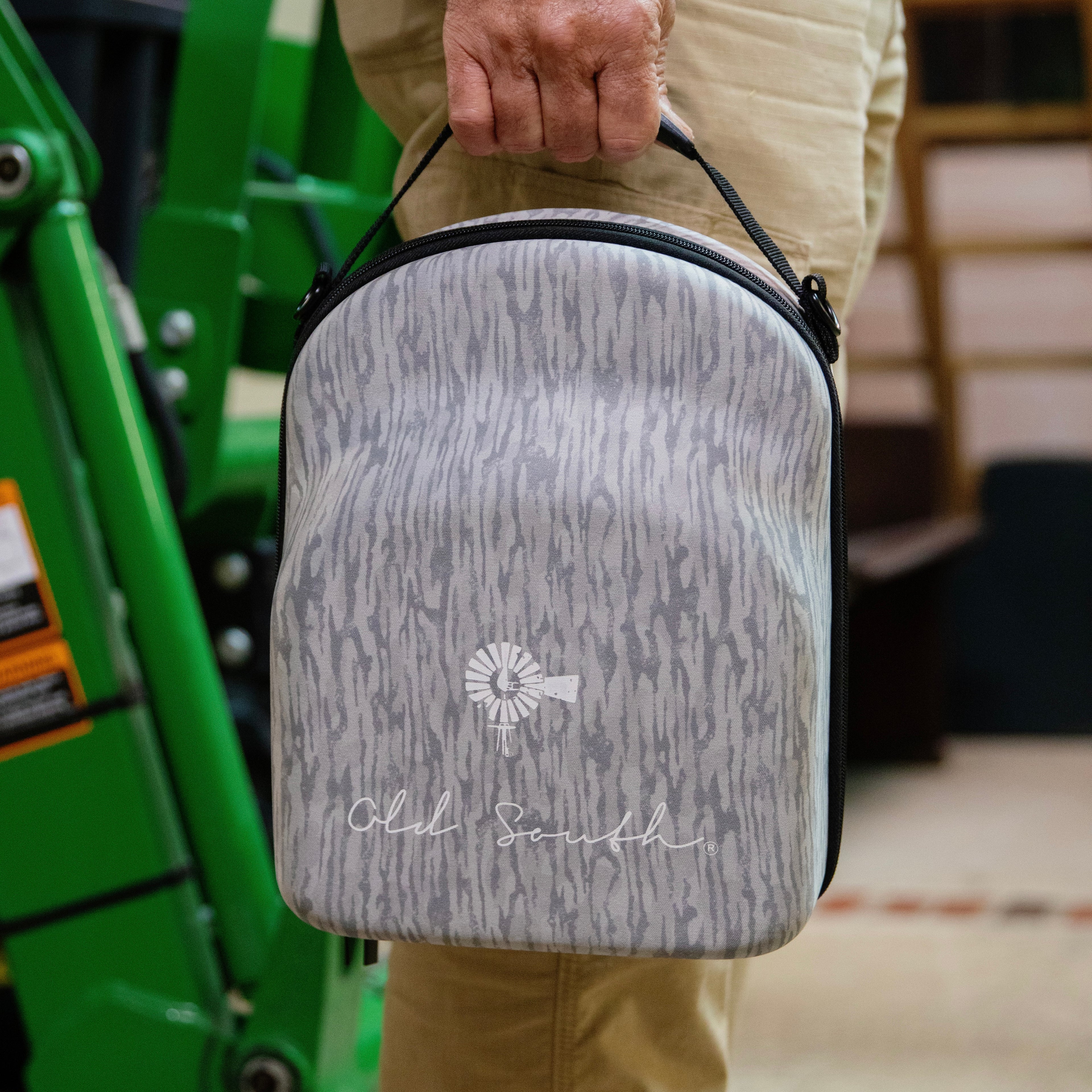 6 Hat Travel Case - Arctic Camo