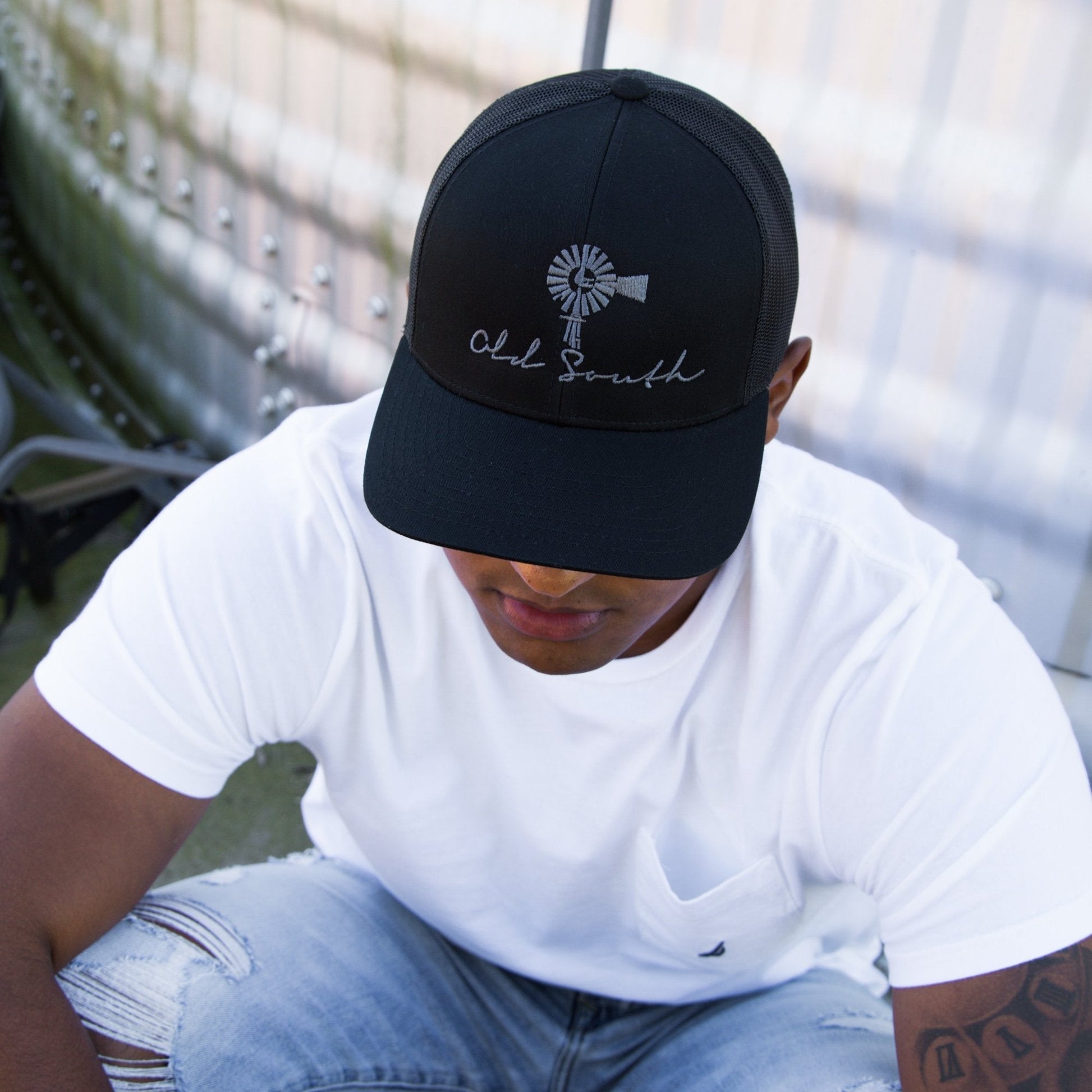 https://www.oldsouthapparel.com/cdn/shop/products/oldsouthapparel-classic-trucker-hat-993183.jpg?v=1700112595&width=1946